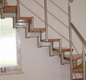 schody metalowo drewniane