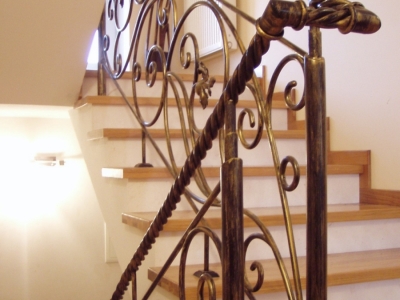 schody z metaloplastyką