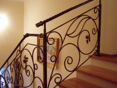 schody z metaloplastyką