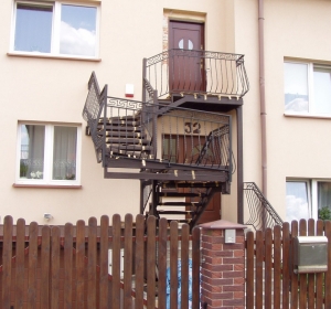 SCHODY ZEWNETRZNE